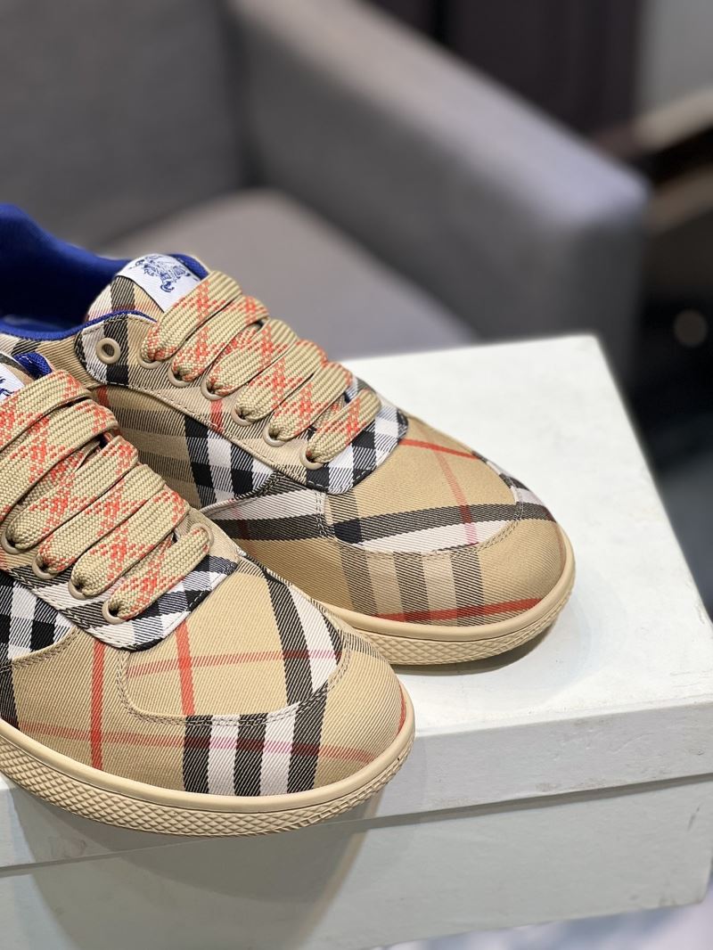 Burberry Low Shoes